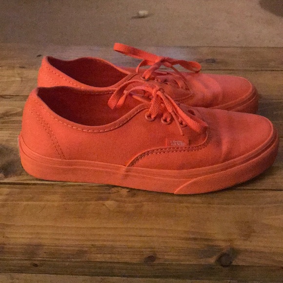 Vans - Picture 2 of 4